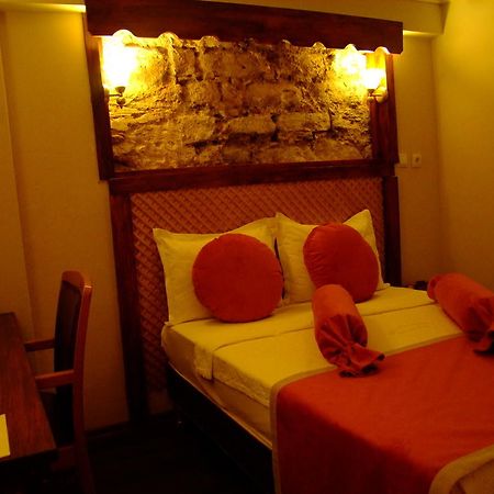 Hotel Ishakpasa Konagi Istambul Quarto foto