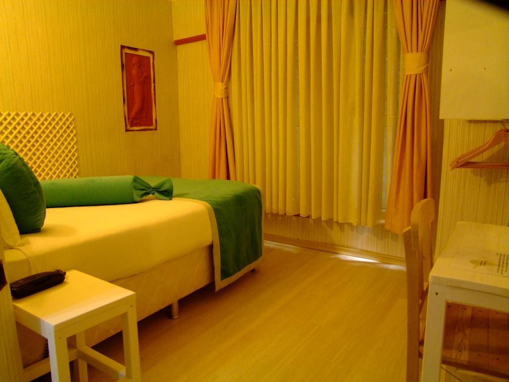 Hotel Ishakpasa Konagi Istambul Quarto foto